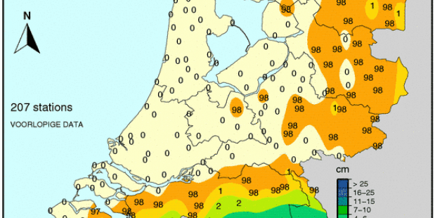 Sneeuwdek op 12 maart 2013 om 08.00 UTC (9 uur NL-tijd)