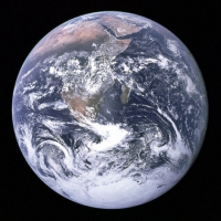 De aarde gezien vanuit Apollo 17.